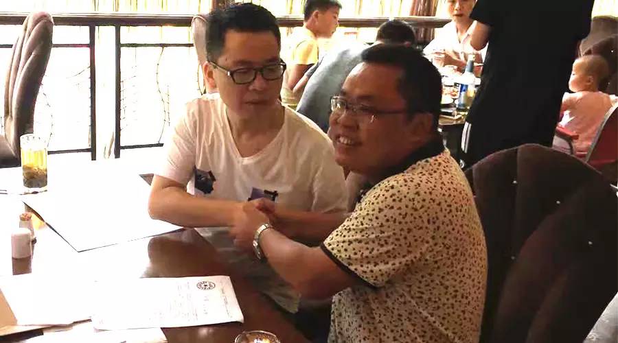 喜讯，湖南娄底毛总成功加盟耀世集成灶！