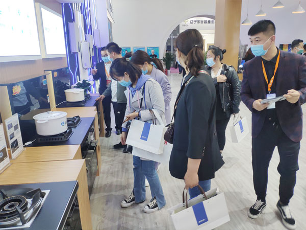 耀世集成灶带来的新品阵容